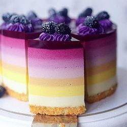 nezabudka cake Ягодный торт, фиолетовый градиент