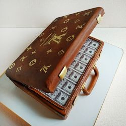 Ксения Енакиевская Оригинальный Торт Чемодан с деньгами 