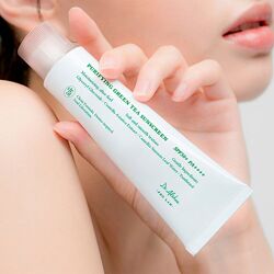 Сонцезахисний крем із екстрактом зеленого чаю Dr. Althea SPF 50, 50 мл