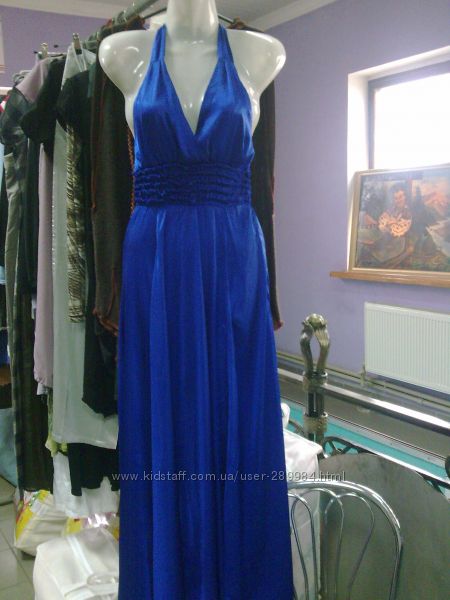 Платье синее атласное М